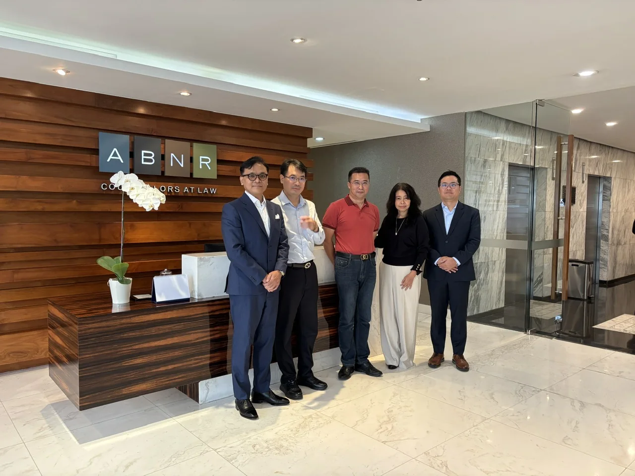 越南和义观达团队拜访印度尼西亚ABNR律师事务所